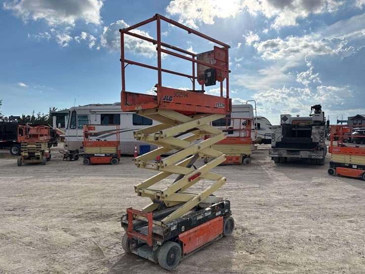2018-jlg-1932r-image-3