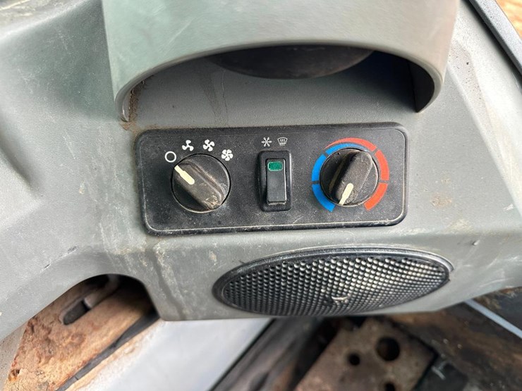 2017-bobcat-t450-image-38