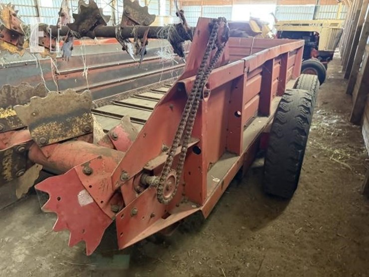 new-holland-790-image-8