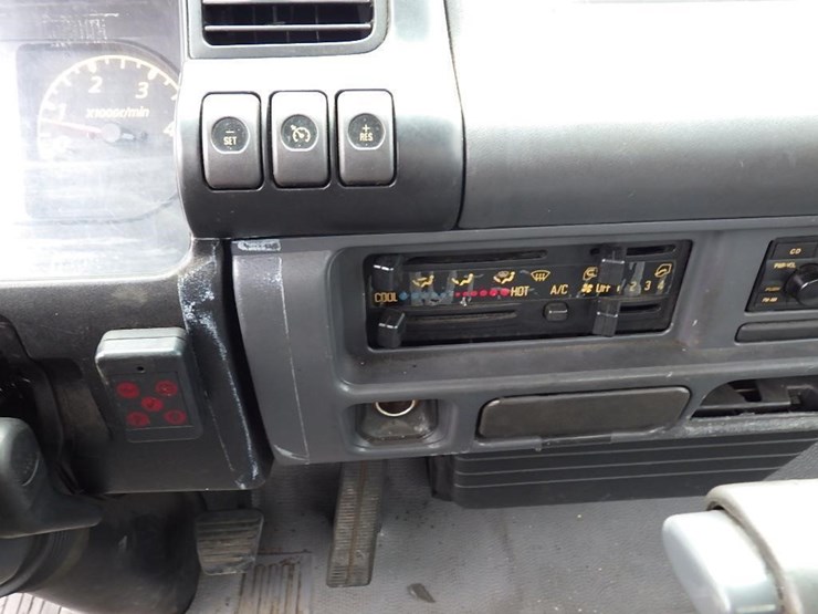 2007-gmc-5500-image-23