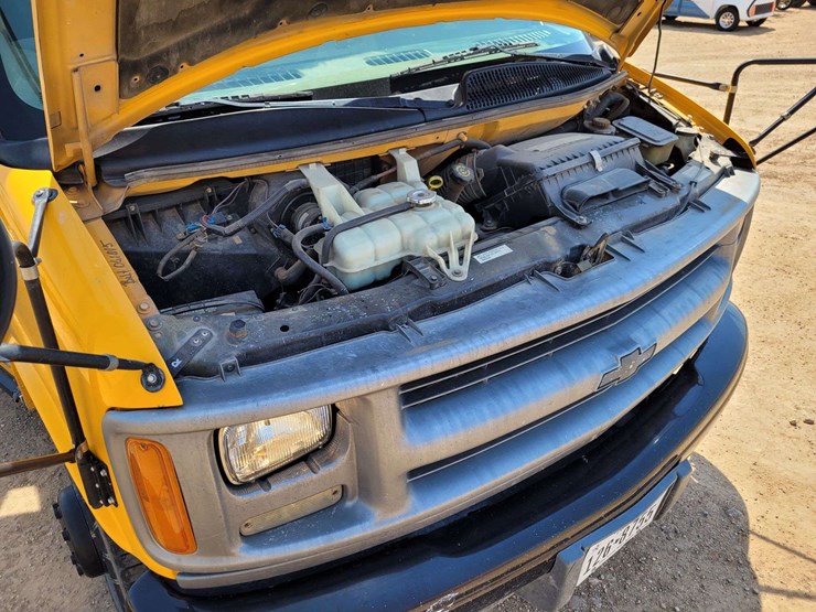 2001-chevrolet-g30-image-12