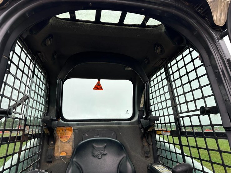 2017-bobcat-t450-image-35