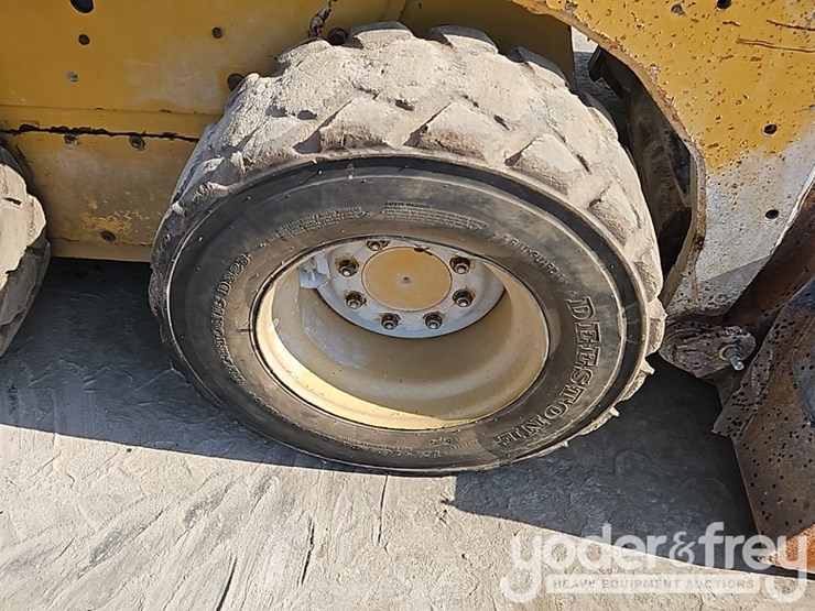 2012-caterpillar-242b3-image-10