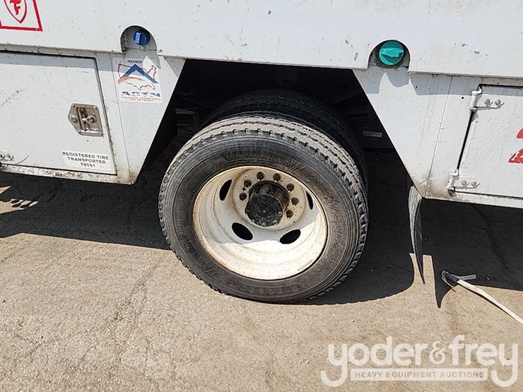 2012-ford-f550-image-12