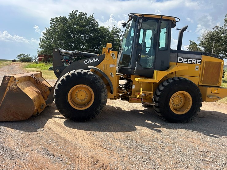 2012-deere-544k-image-16