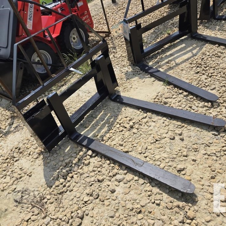 NEW MOWER KING SKID STEER QUICK TACH PALLET FORKS