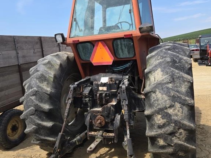 allis-chalmers-7020-image-8