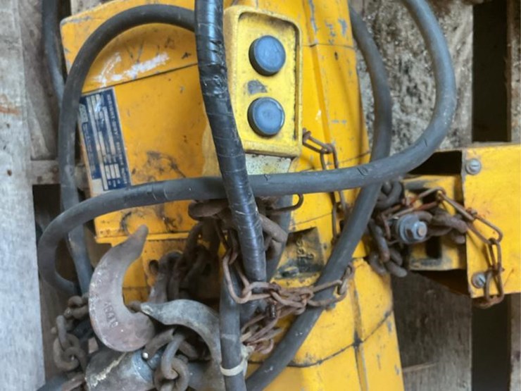 #142-•-hoist-beam-and-track-image-24