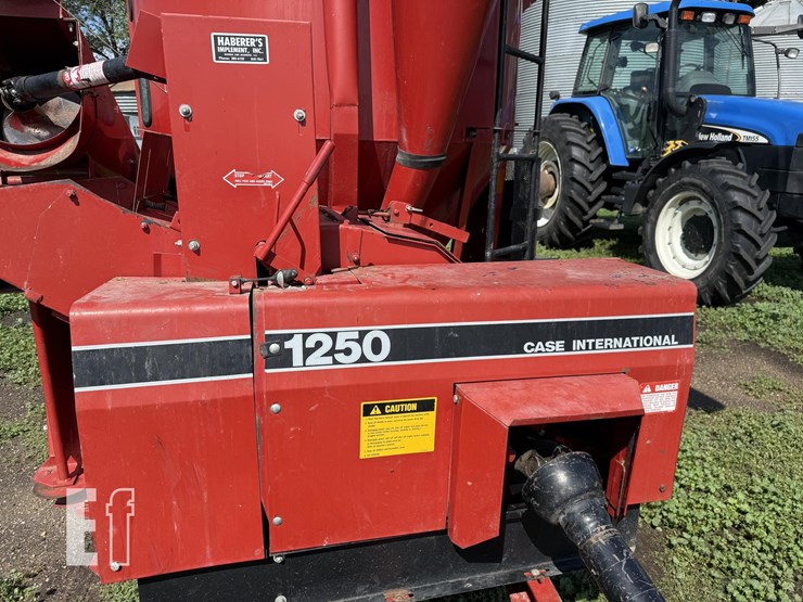 case-ih-1250-image-3