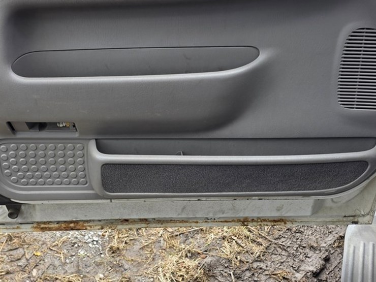 2001-ford-f250-image-43
