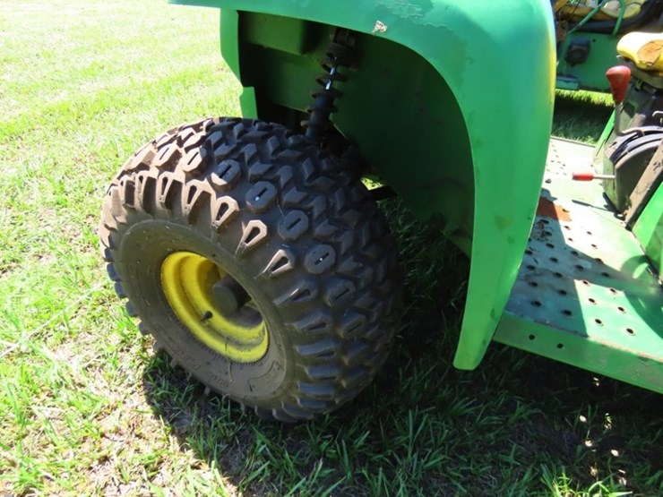 john-deere-gator-image-12