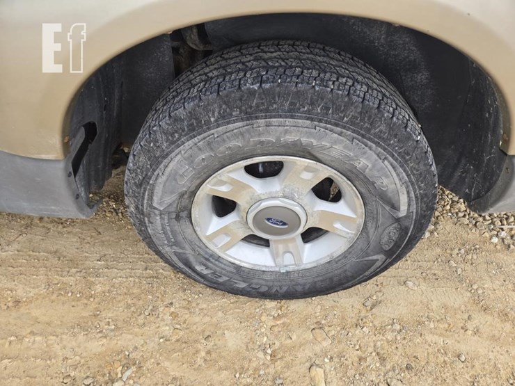 2001-ford-explorer-sport-trac-image-11
