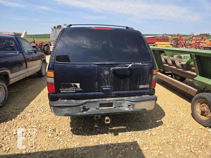 2004-gmc-yukon-xl-image-10