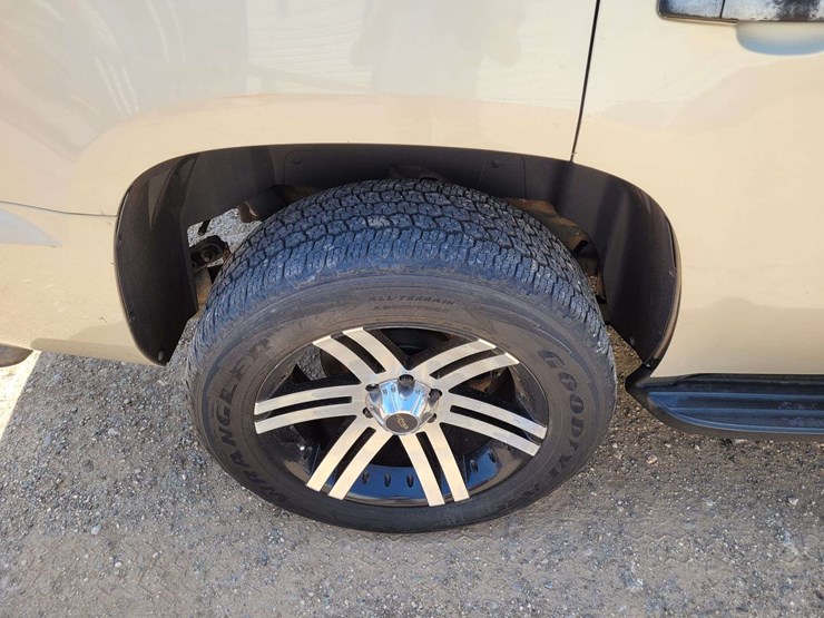 2010-chevrolet-tahoe-ls-image-16