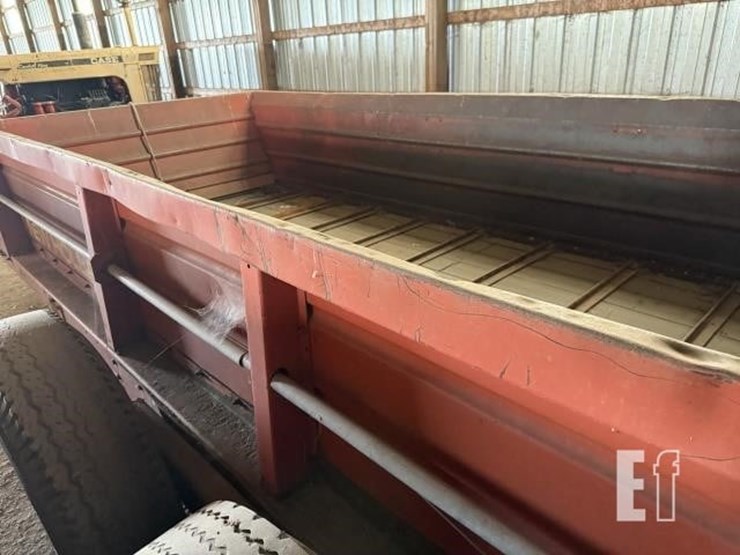 new-holland-790-image-7