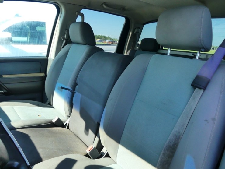 2005-nissan-titan-image-12