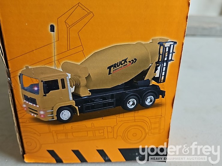 unused-sklp-mixer-truck-toy-image-2