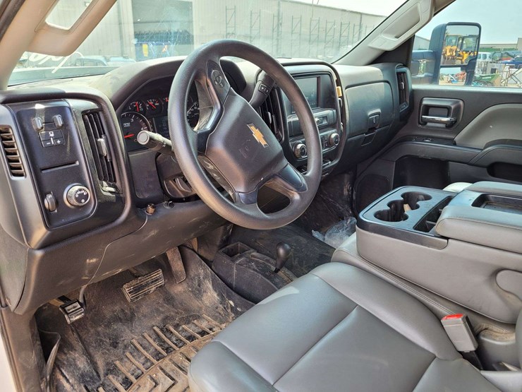 chevrolet-silverado-2500-image-10