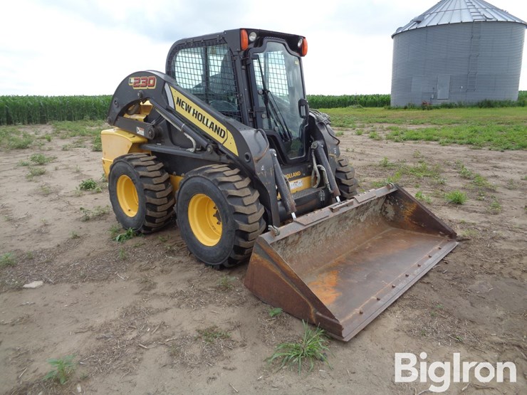 2013-new-holland-l230-image-3