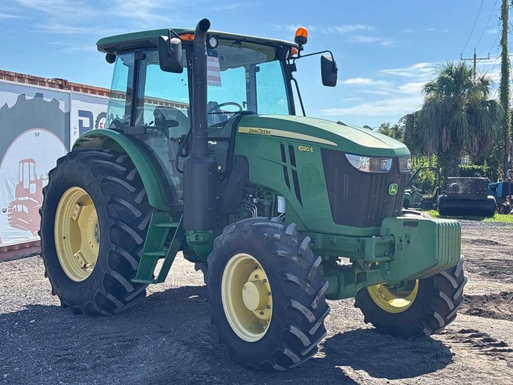 2017-john-deere-6120e-image-45