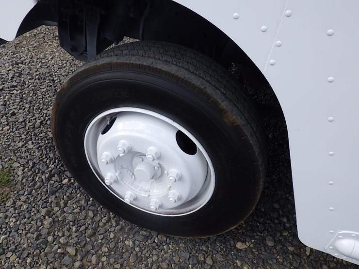 2012-freightliner-mt55-image-29