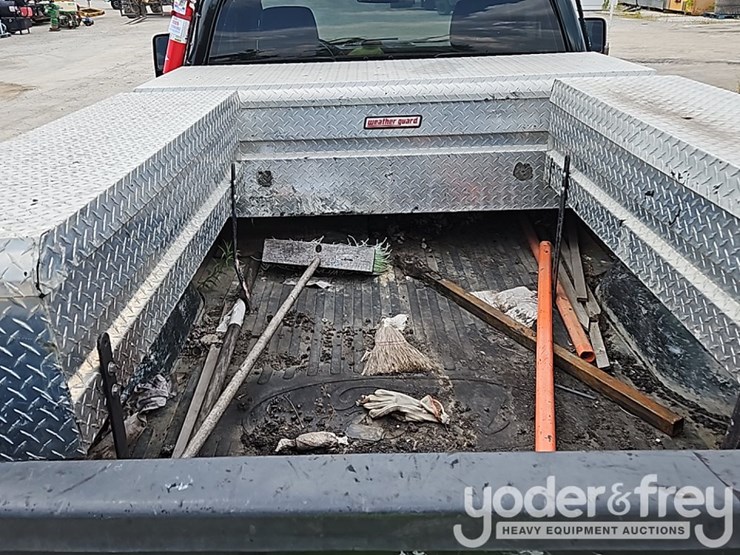 2016-ford-f250-xl-image-9