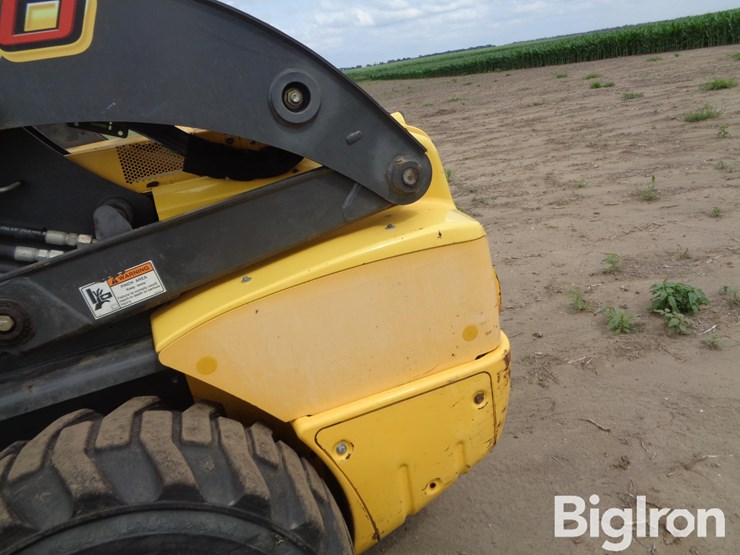 2013-new-holland-l230-image-15