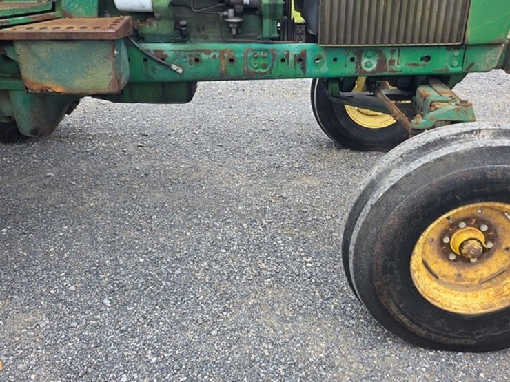 john-deere-4040-image-8