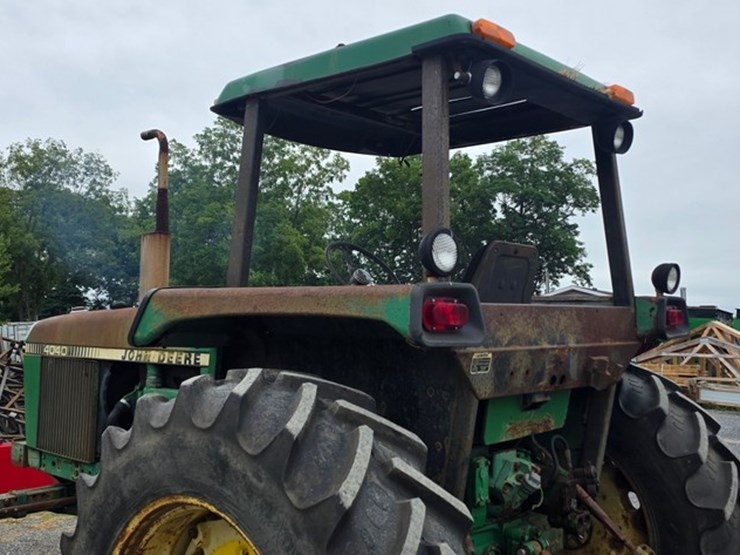 john-deere-4040-image-21