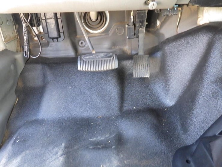 2005-ford-f750-image-24