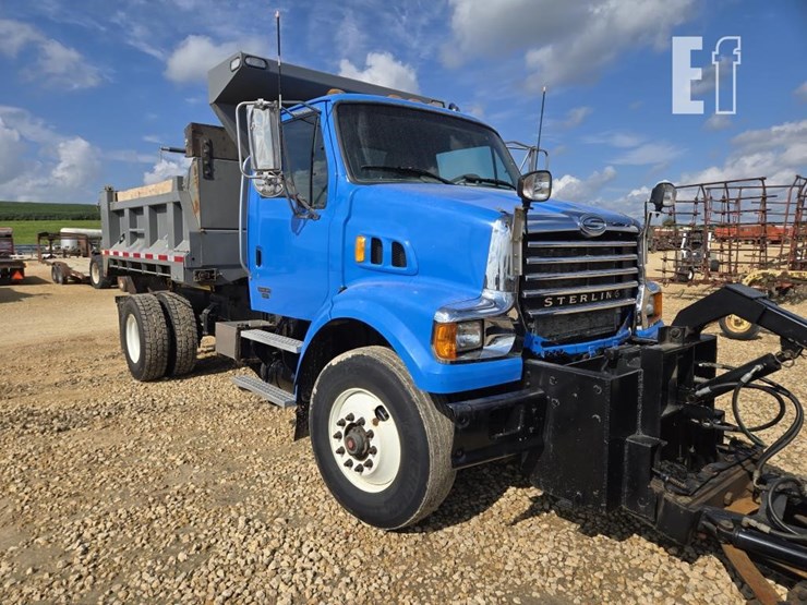 2009-sterling-l7500-image-6