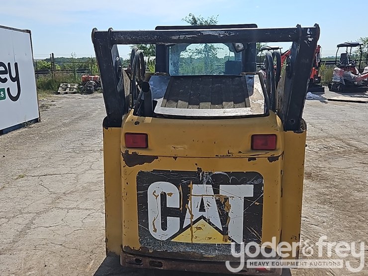 2012-caterpillar-242b3-image-8