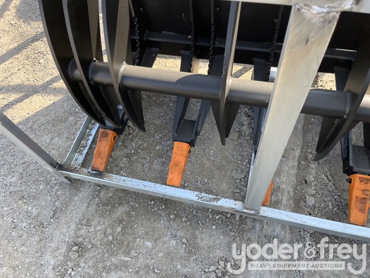 unused-2025-78"-heavy-grass-fork-grapple-to-suit-skidsteer-image-8