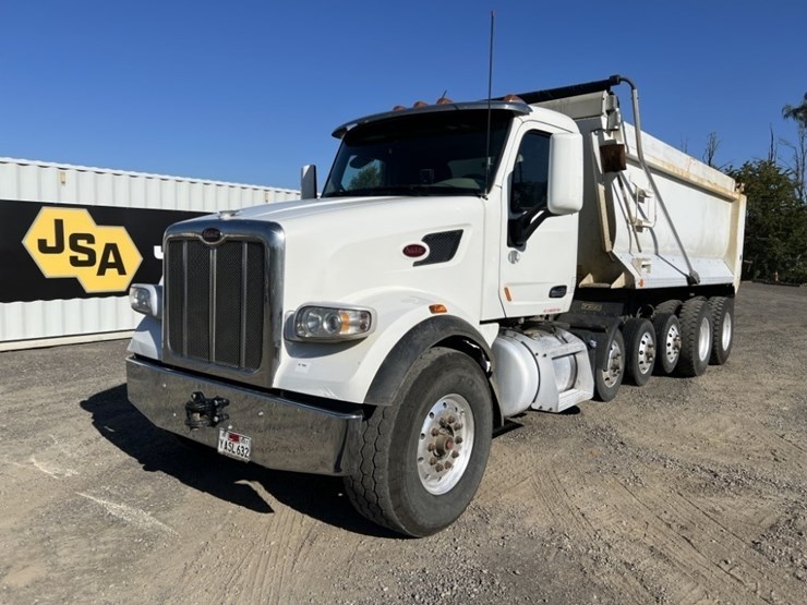 2020-peterbilt-567-image-1