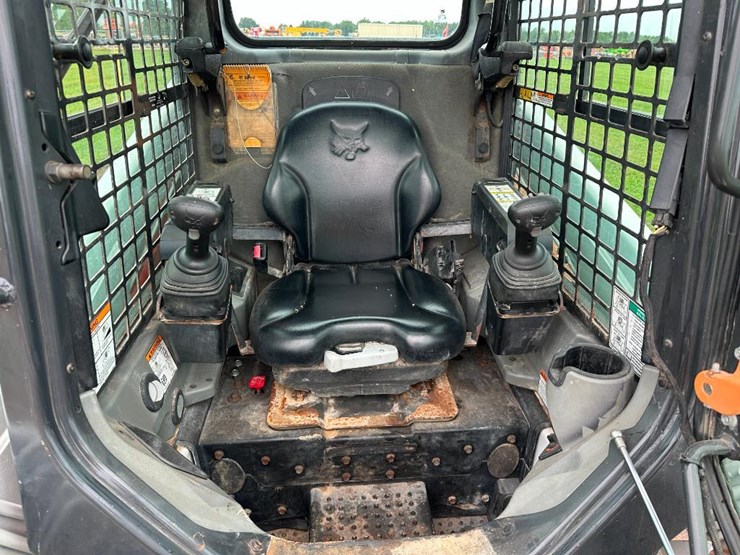 2017-bobcat-t450-image-34