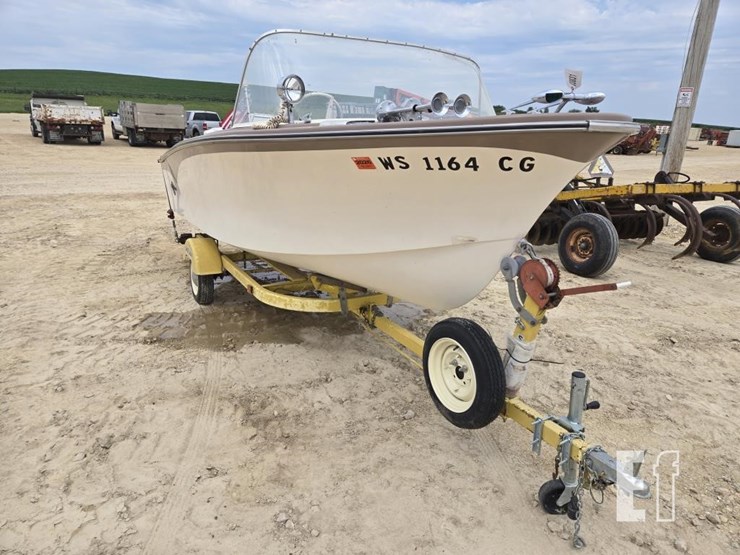 1961-crestliner-sportsman-boat-image-2