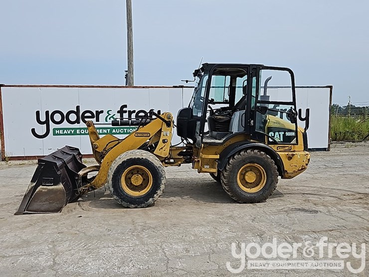 2012-caterpillar-908h-image-3