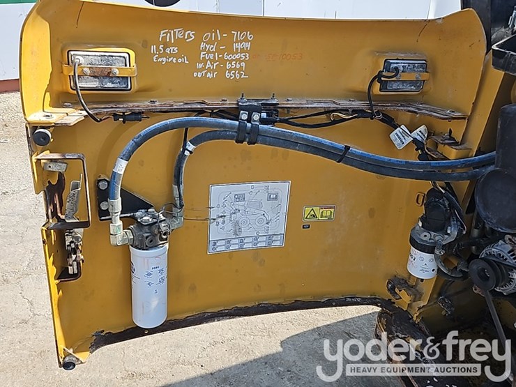 2012-caterpillar-242b3-image-13