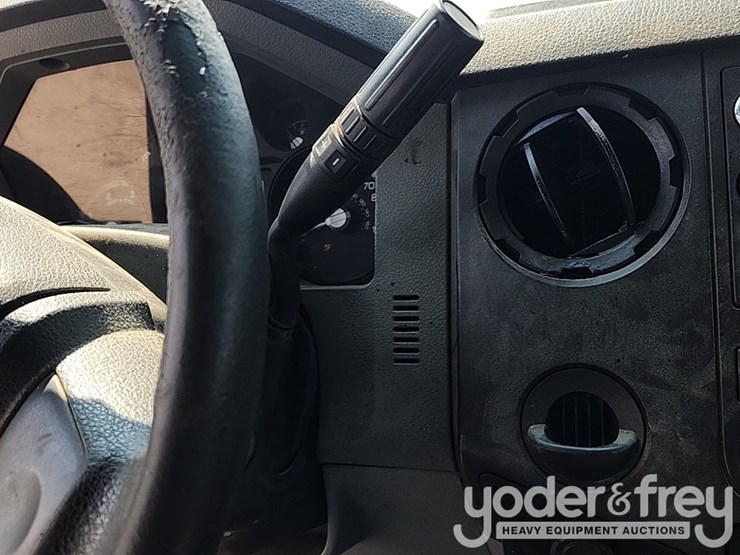 2012-ford-f550-image-32