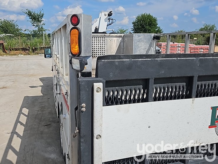 2015-ford-f550-image-13