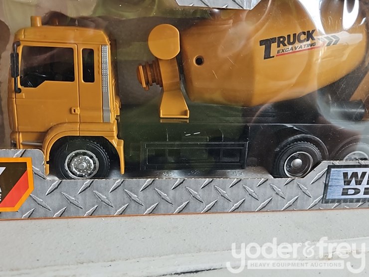 unused-sklp-mixer-truck-toy-image-4