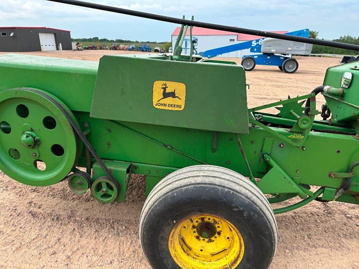 john-deere-336-image-9