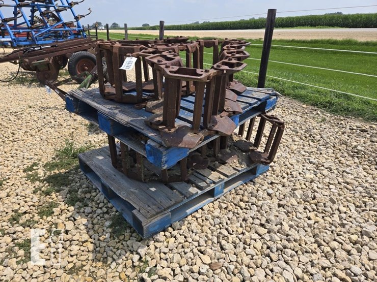 pair-steel-tracks-for-skid-steer-image-4