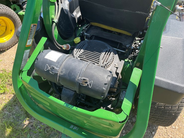 2022-john-deere-la-image-14