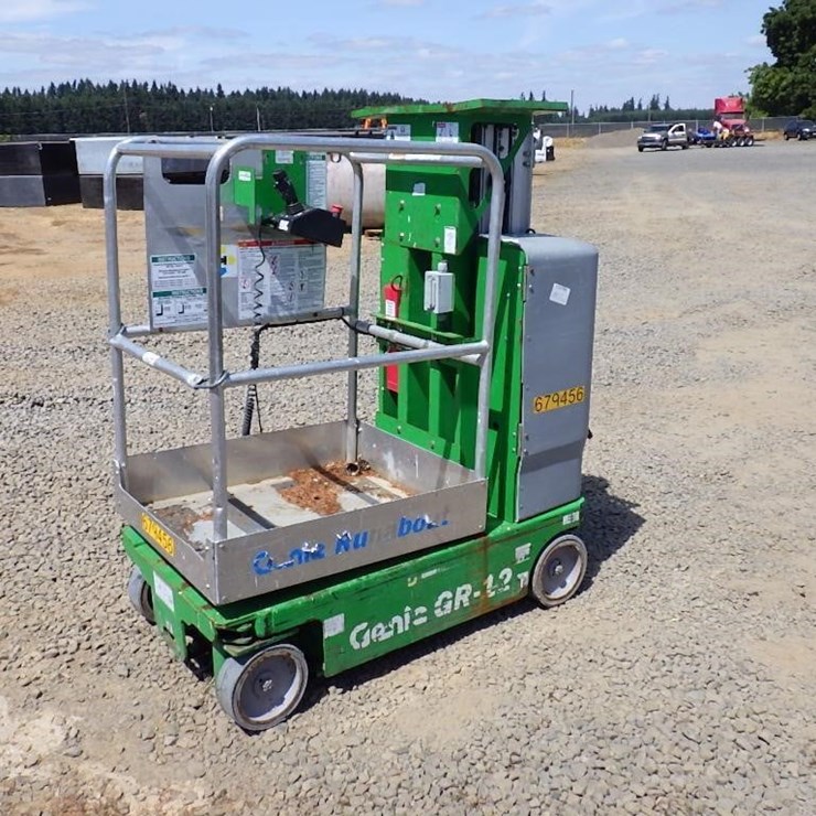 2014 GENIE GR12