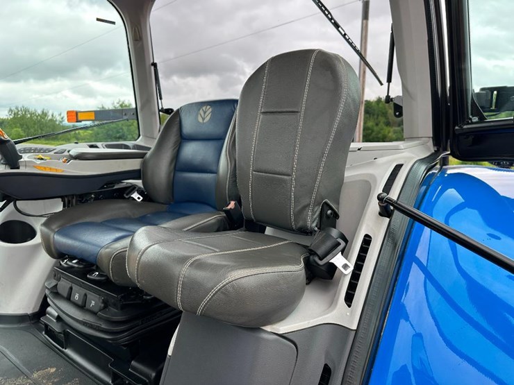 2020-new-holland-t8.320-image-59