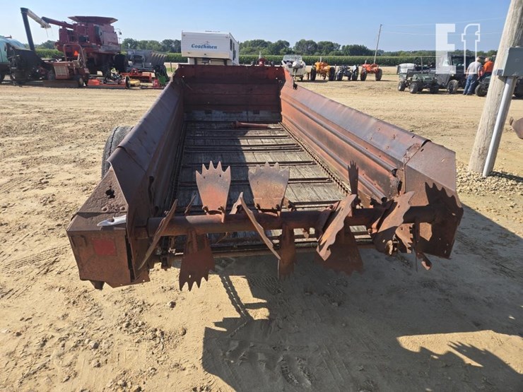 new-holland-518-image-7