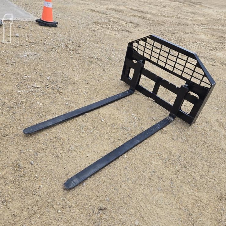 NEW MOWER KING SKID STEER QUICK TACH PALLET FORKS