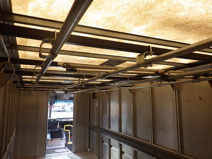 2012-freightliner-mt55-image-13