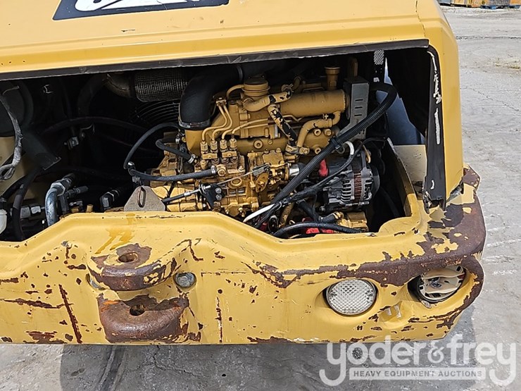 2012-caterpillar-908h-image-17